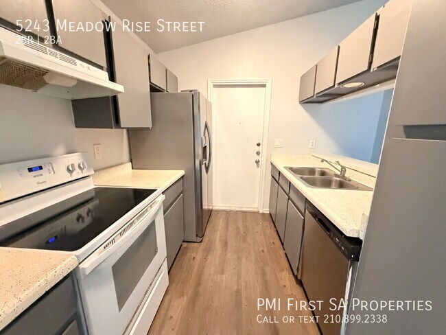 Building Photo - 5243 Meadow Rise St