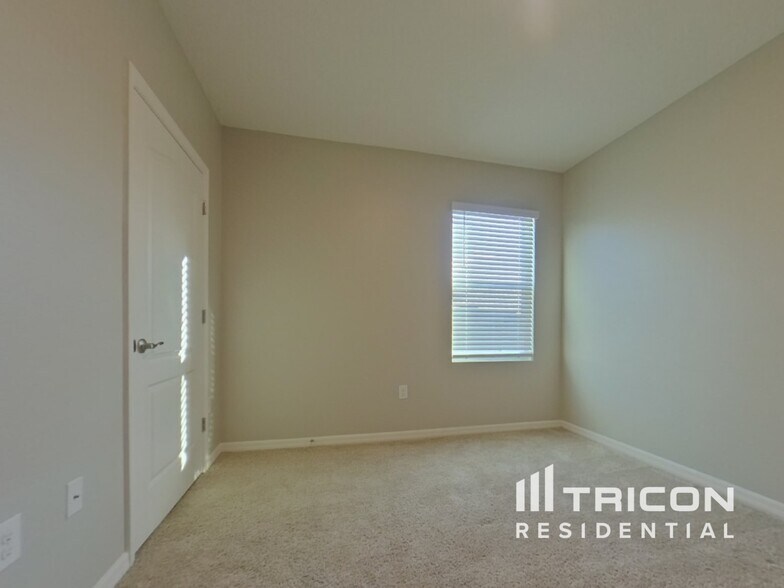 Building Photo - 221 Cedar Elm Cir