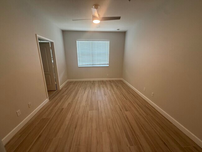 Building Photo - 9519 SW Merlin Ct