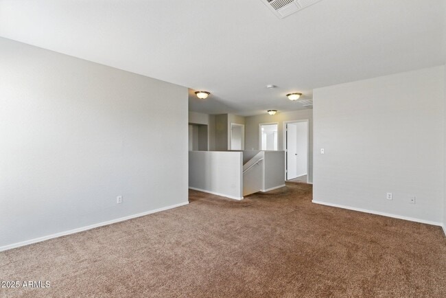 Building Photo - 11546 W Schleifer Dr