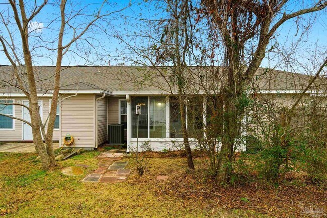 Building Photo - 2527 Trailwood Dr