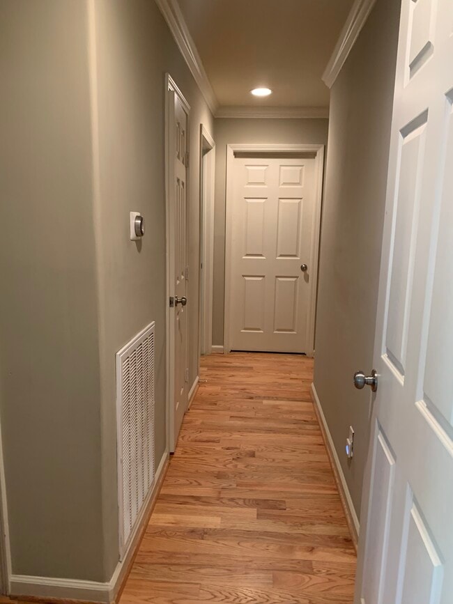 Building Photo - 5322 Saxon Dr