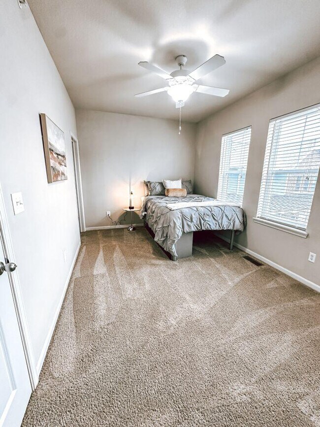 Building Photo - 525 S Patterson Dr