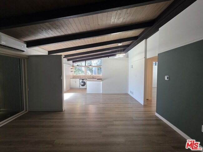 Building Photo - 11021 Missouri Ave