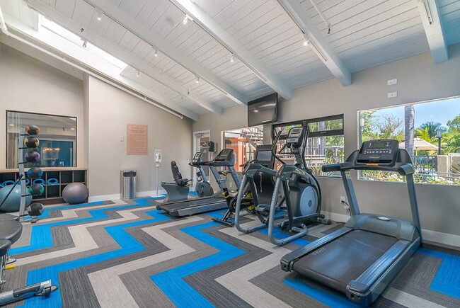 Building Photo - The Huntington