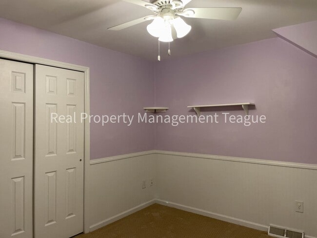 Building Photo - Beautiful Single Family Home