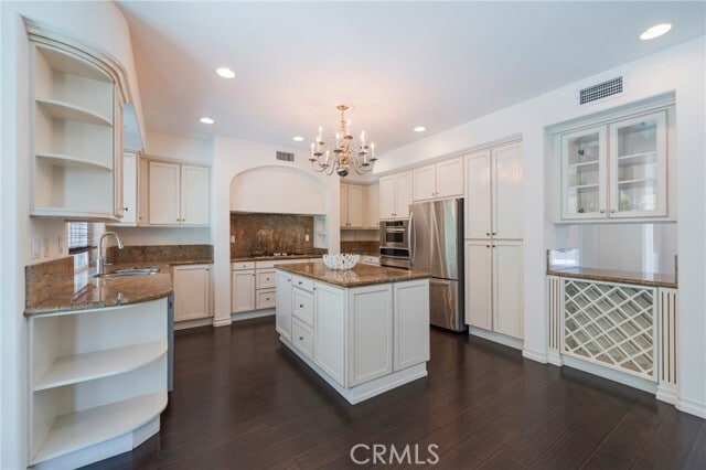 Building Photo - 6535 Park Royal Cir