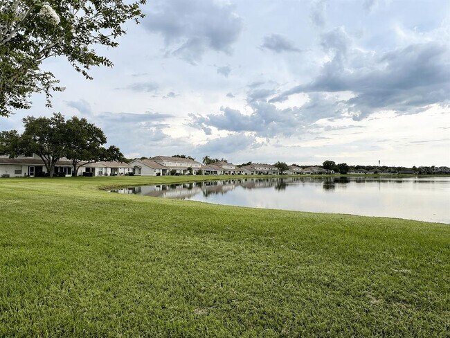Building Photo - 14426 Island Cove Dr