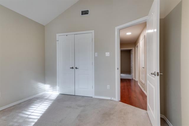 Building Photo - 7 Roaring Creek Ct