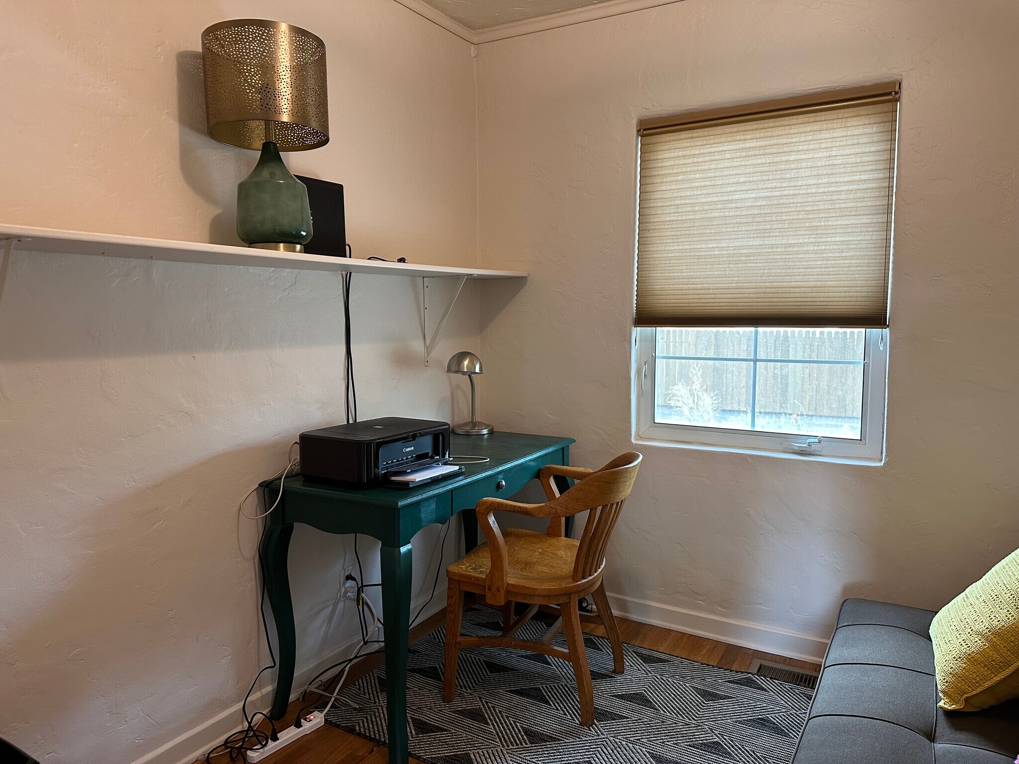 Building Photo - 732 Loma Vista Dr NE