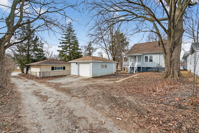 Building Photo - 741 S Jackson St