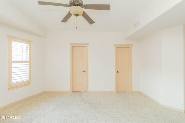 Building Photo - 5349 Jose Duran Ln