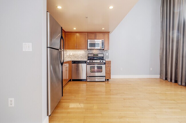 Building Photo - 68 Harriet St