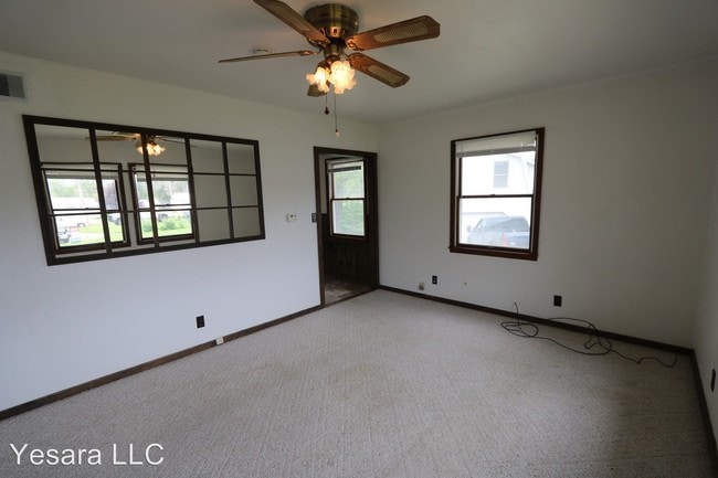 Building Photo - 121-123-123 Melrose Ct