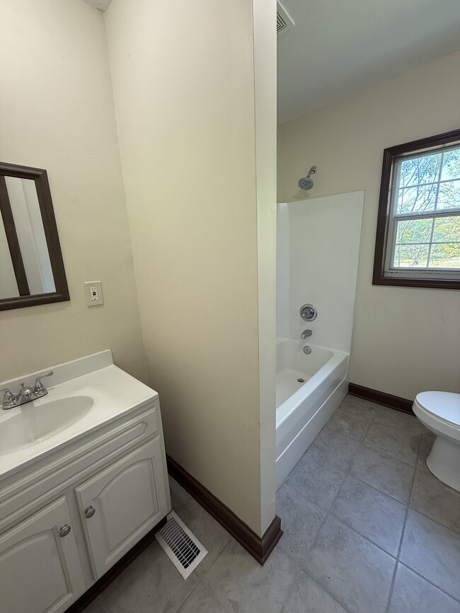 Building Photo - 617 8th Ave