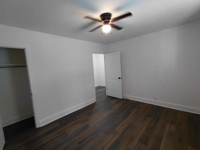 Building Photo - 129 Hendrix St