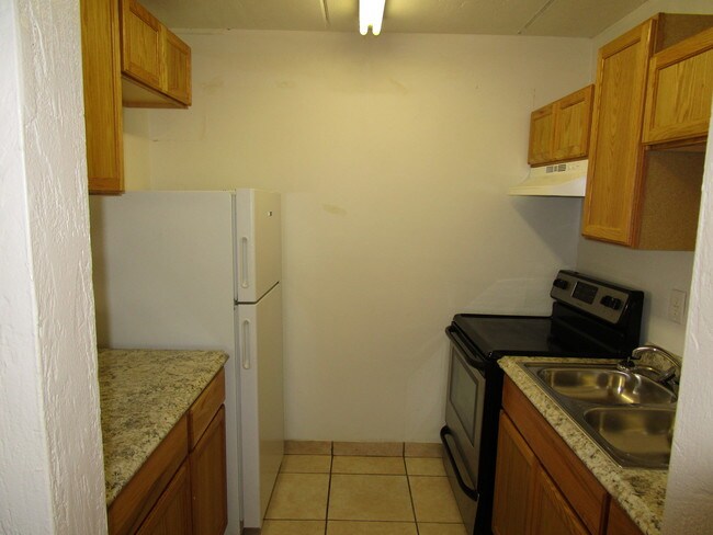 Building Photo - Cambridge Apartments