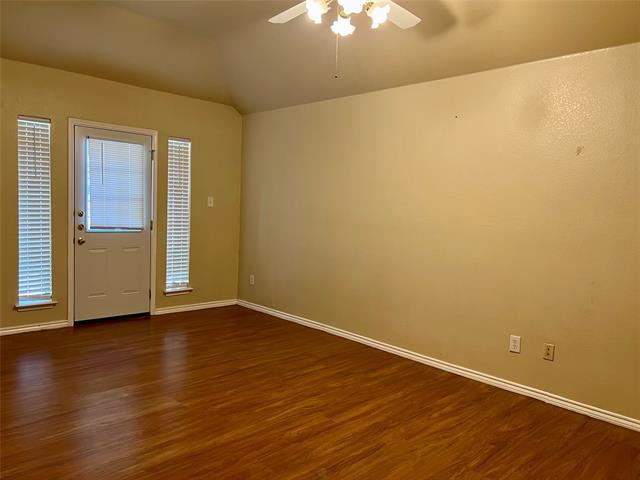 Building Photo - 5009 Bay View