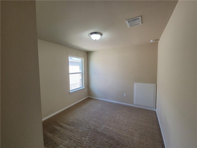 Building Photo - 405 Libani Ln