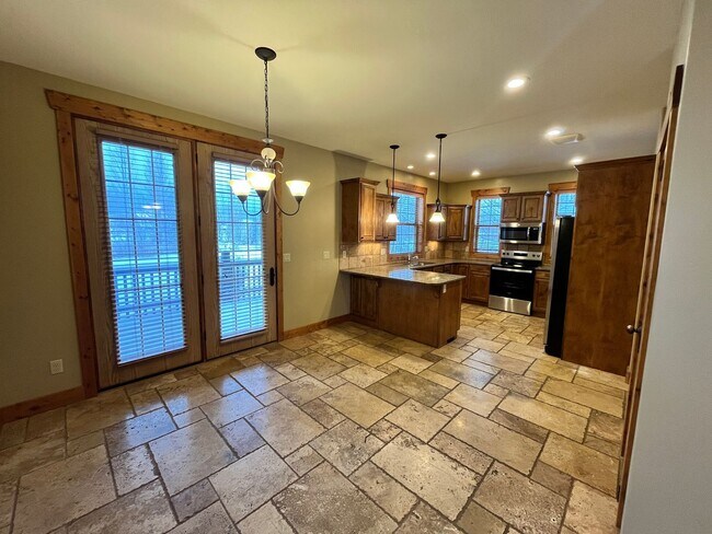 Building Photo - 3 bed, 3 bath Duplex in Driggs