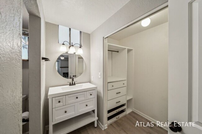 Building Photo - 2301 E University Dr