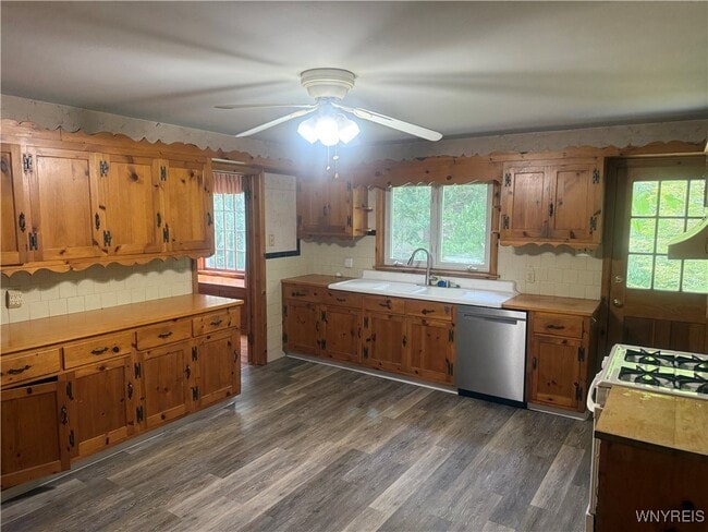 Building Photo - 8946 Rivershore Dr