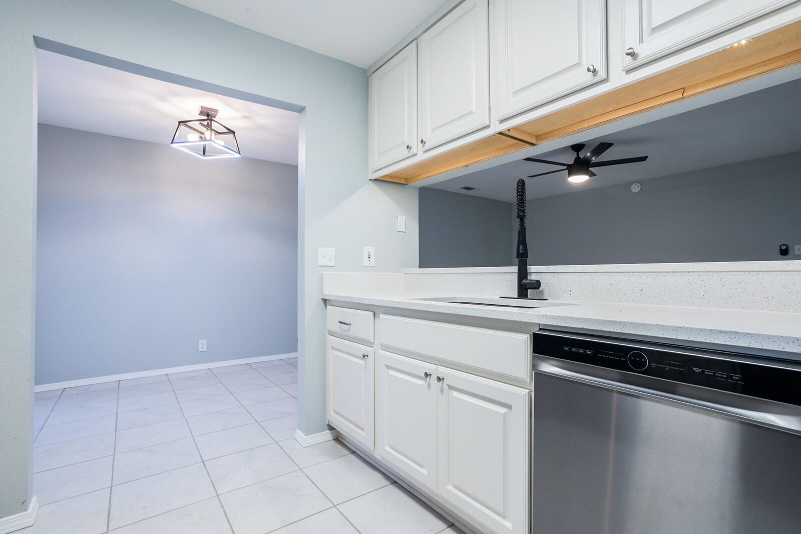 Kitchen/Dining - 5275 Meadow Rise St
