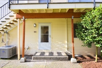 Building Photo - 421 N Hayden Bay Dr