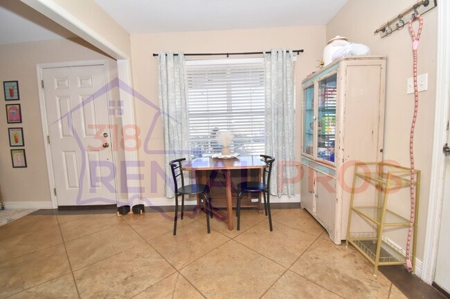 Building Photo - Three Bed, Two Bath Home in Ruston!