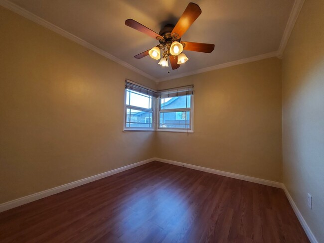 Building Photo - Remodeled 2-bedroom 1 bath plus Bonus Room...