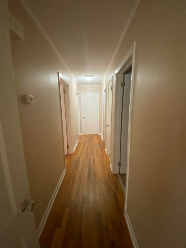 Building Photo - 2073 Hollywood Dr