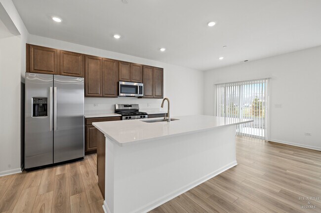 Building Photo - 624 Cassia Ct