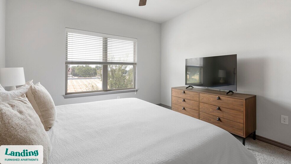 Building Photo - 650 S Main St