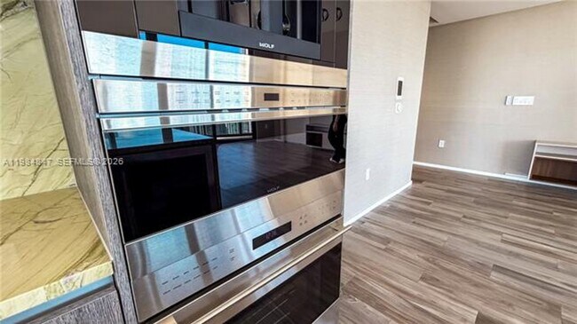 Building Photo - 801 S Miami Ave