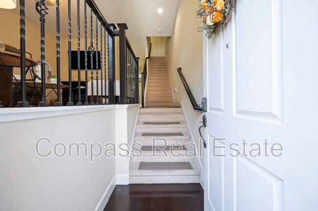 Building Photo - 265 Esfahan Ct