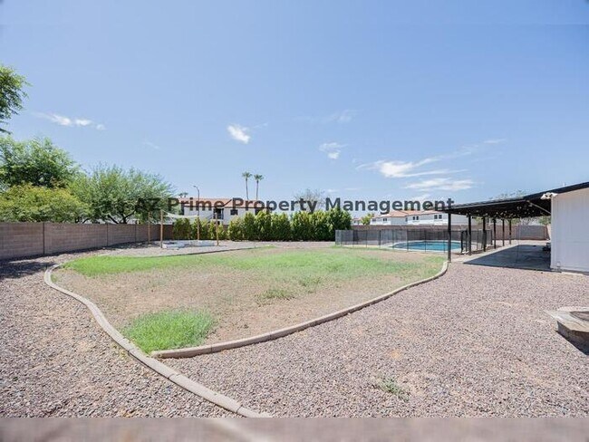 Building Photo - 17601 N 18th Dr