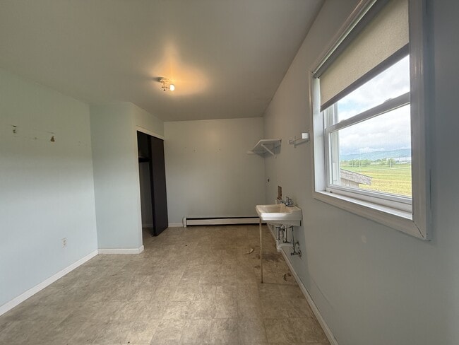 Building Photo - 165 Troup Rd