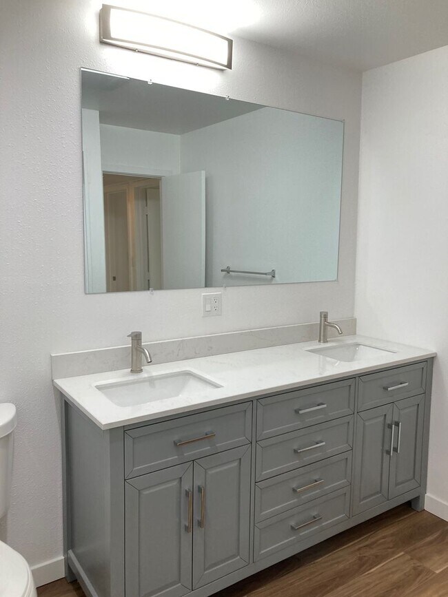 Building Photo - 3811 Green Ave