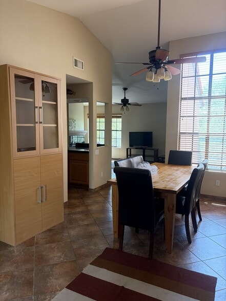 Building Photo - 6460 N Tierra de las Catalinas