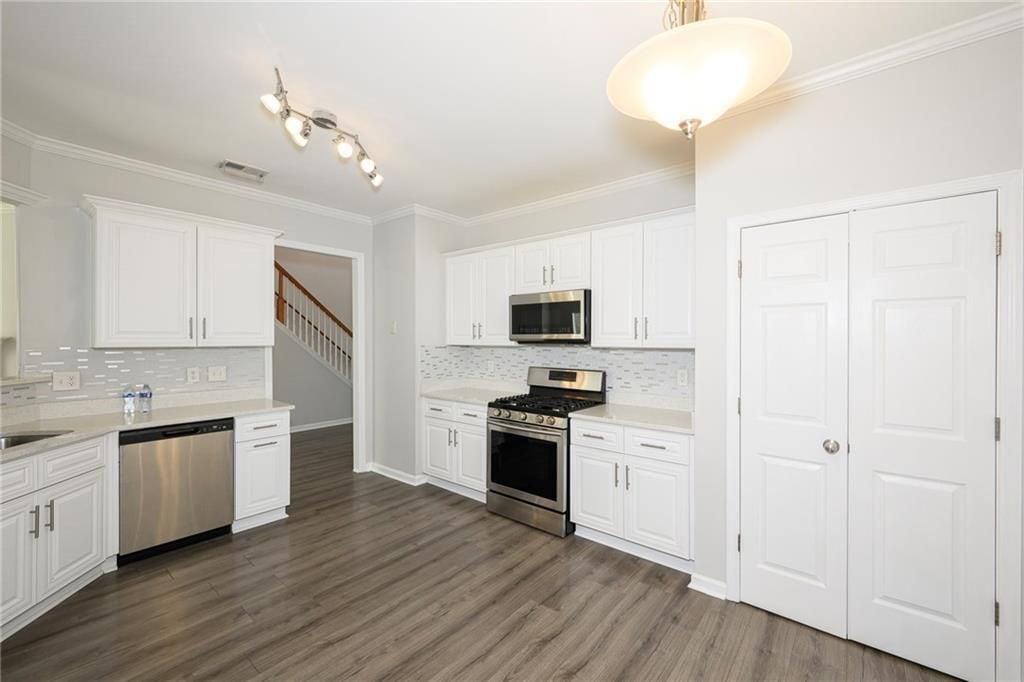 Building Photo - 5955 Weddington Dr