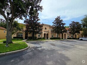 Building Photo - Three Bedroom unfurnished town house (Kiss...
