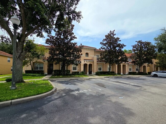 Primary Photo - Three Bedroom unfurnished town house (Kiss...