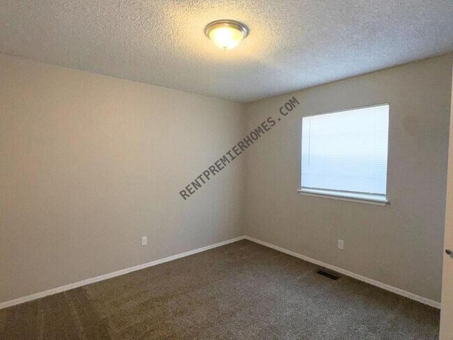 Building Photo - 11629 Kings Cir