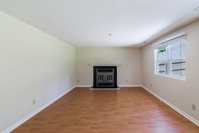 Building Photo - Spacious 3 bedroom home in desirable SW Durham! Super dog friendly with large fenced yard!