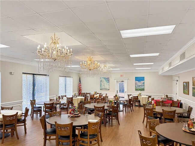 Building Photo - 475 Mount Vernon Hwy NE