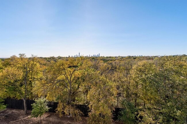 Building Photo - 3406 E 17th St