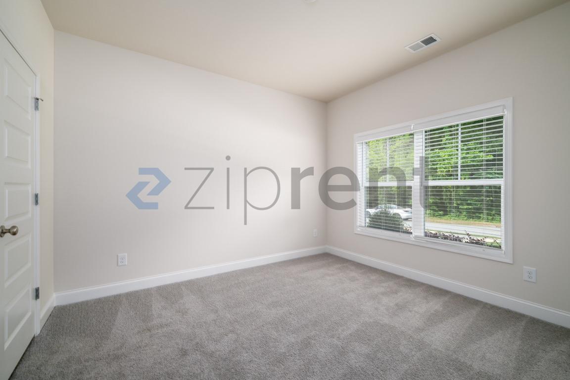 Building Photo - Unit Unit 4