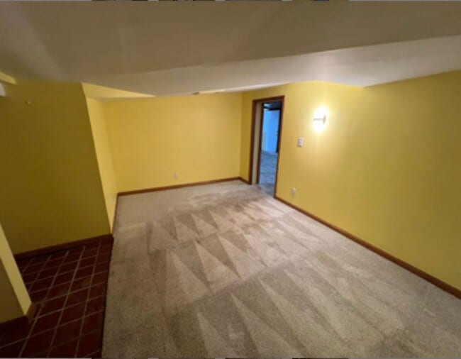 Building Photo - Charming 3 Bedroom, 3 Bathroom Ranch Home ...