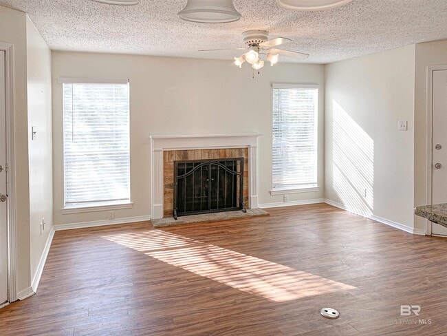 Building Photo - 5608 Cottage Hill Rd