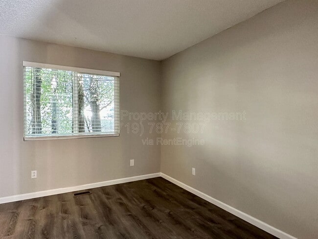 Building Photo - 2460 E Willamette Ave